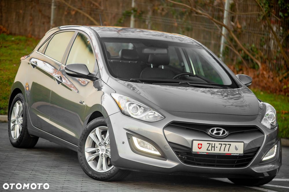 Hyundai i30 blue 1.6 GDI Passion - 1