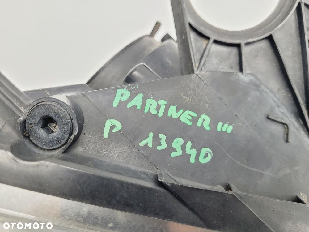 LAMPA PRAWY PRZÓD PRAWA PRZEDNIA PEUGEOT PARTNER III LIFT 9677202380 - 8