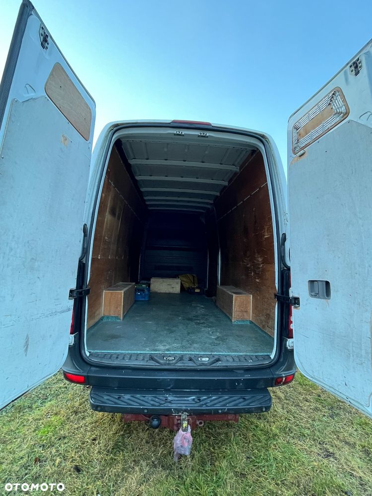 Mercedes-Benz Sprinter - 12