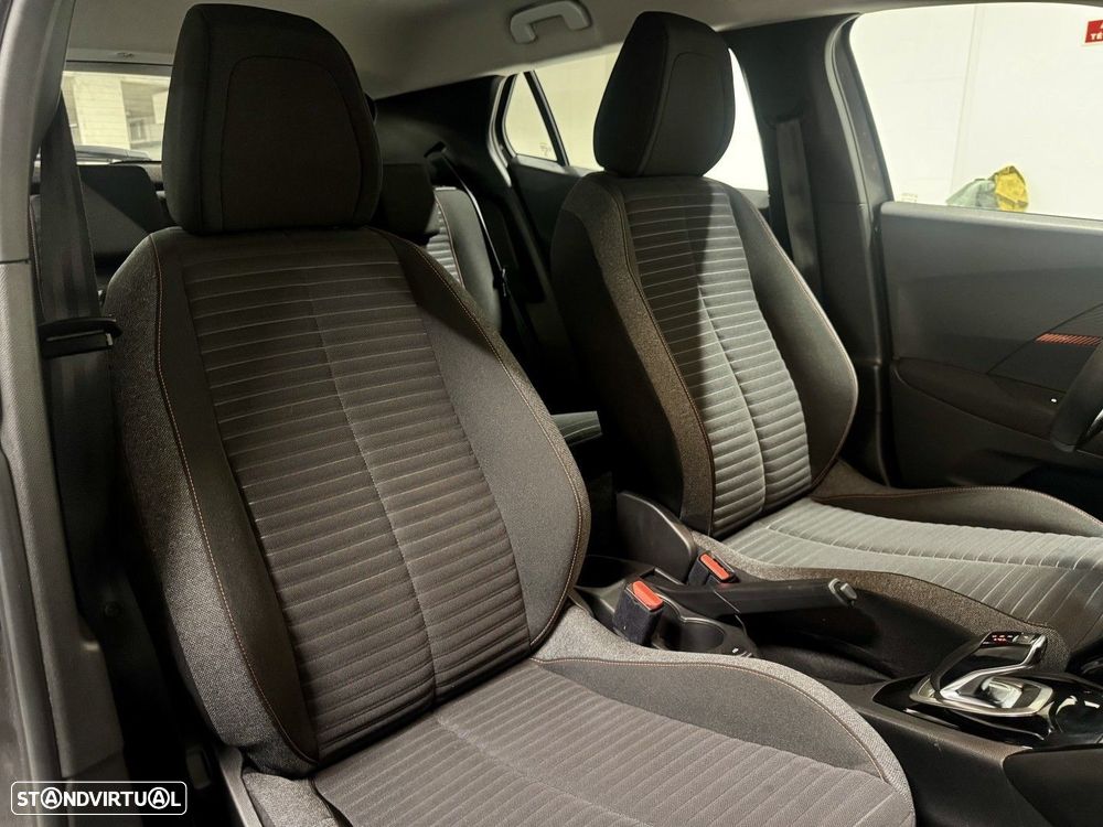 Peugeot 2008 1.2 PureTech Active Pack EAT8 - 21