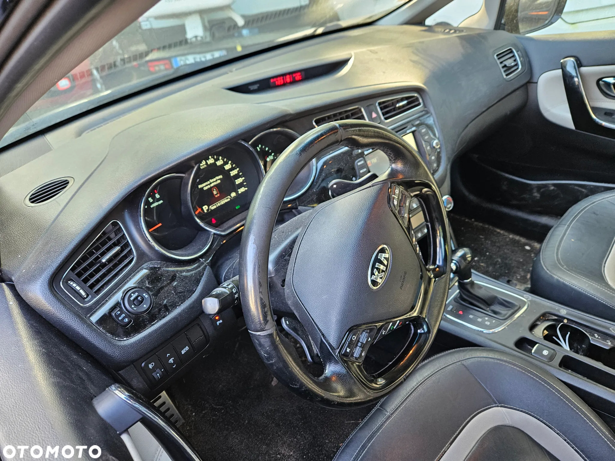 Kia Ceed 1.6 CRDi 128 SW Platinum Edition - 3
