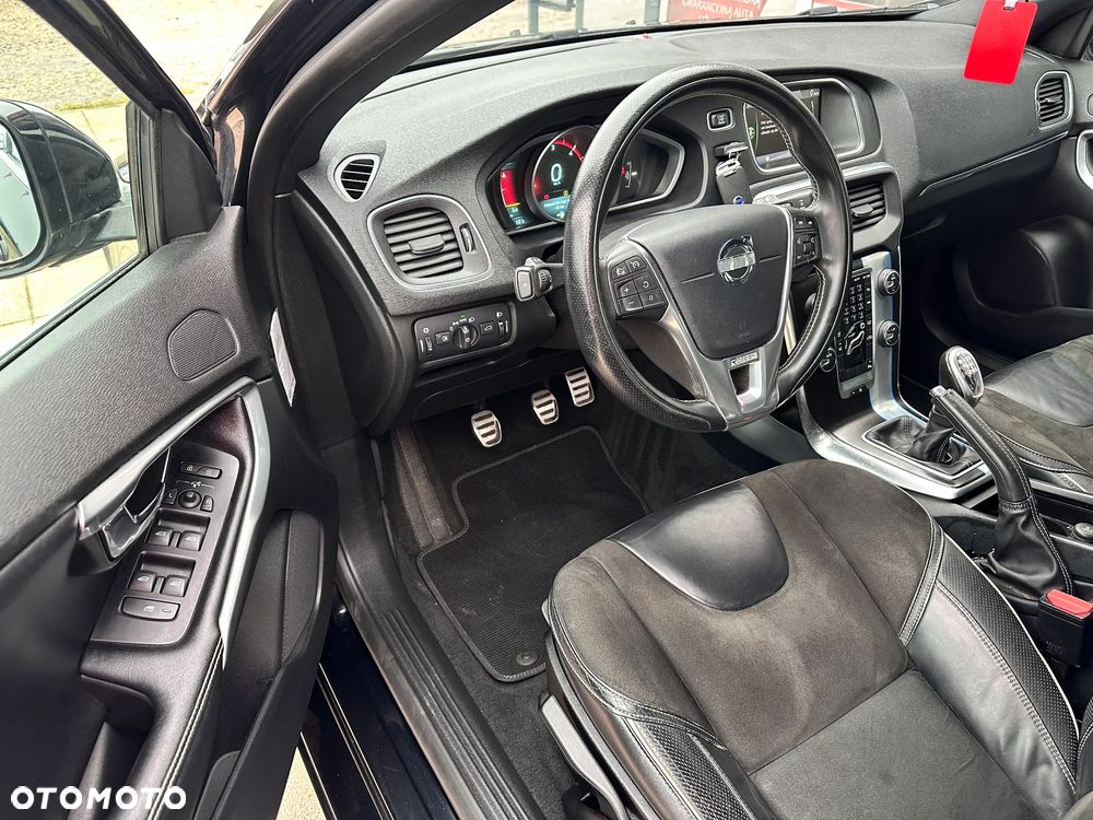 Volvo V40 D2 R-Design Summum - 27