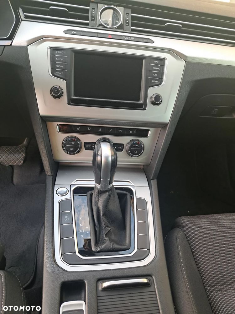 Volkswagen Passat 2.0 TDI (BlueMotion Technology) DSG Comfortline - 17