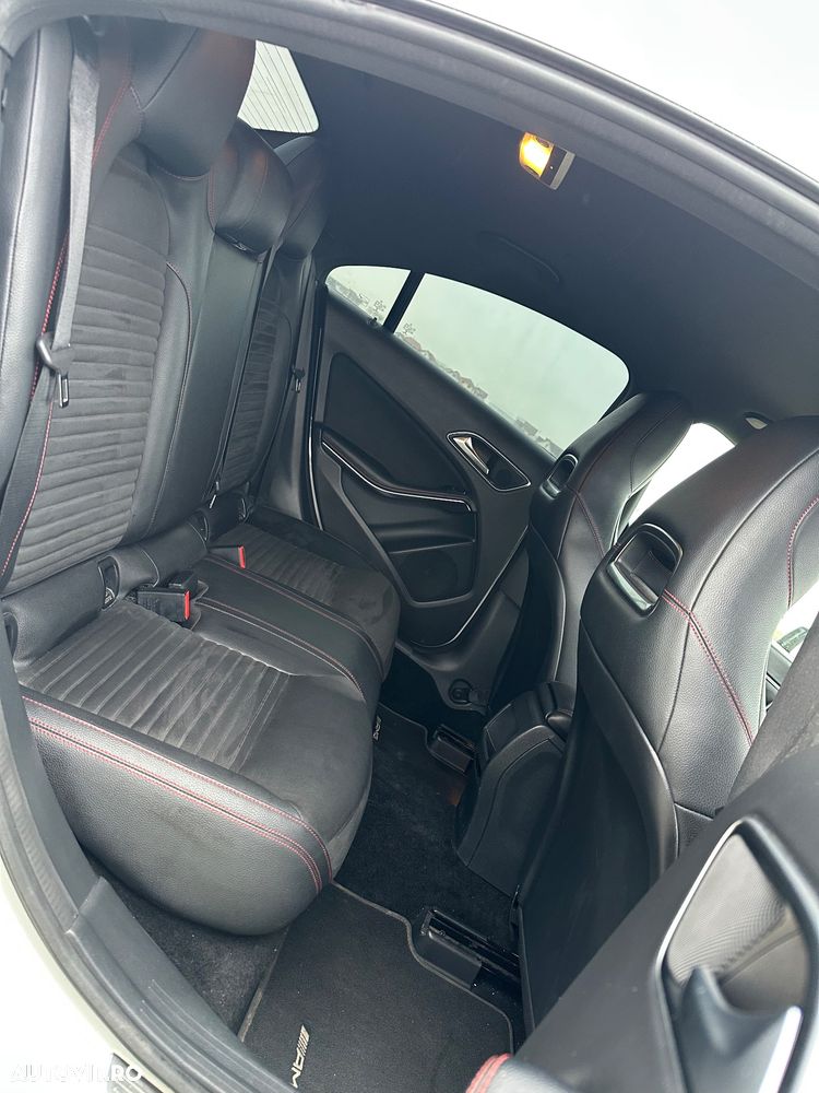 Mercedes-Benz CLA 180 7G-DCT AMG Line - 11