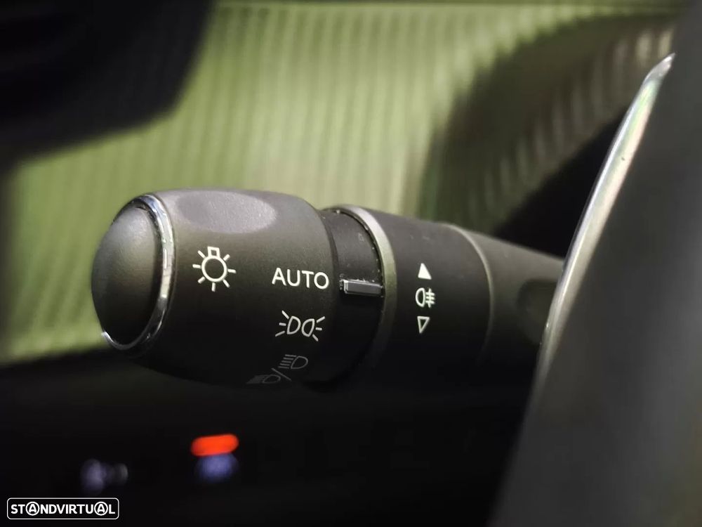 Peugeot 208 PureTech 100 EAT8 Allure Pack - 13