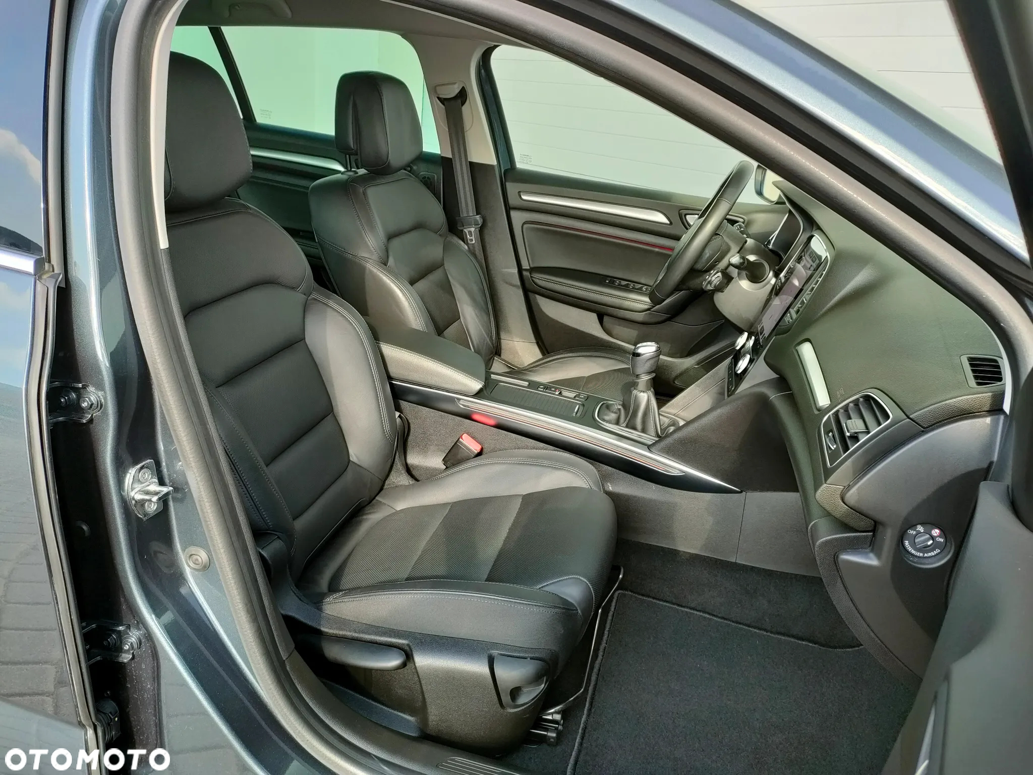 Renault Megane Grandtour TCe 140 GPF INTENS - 29
