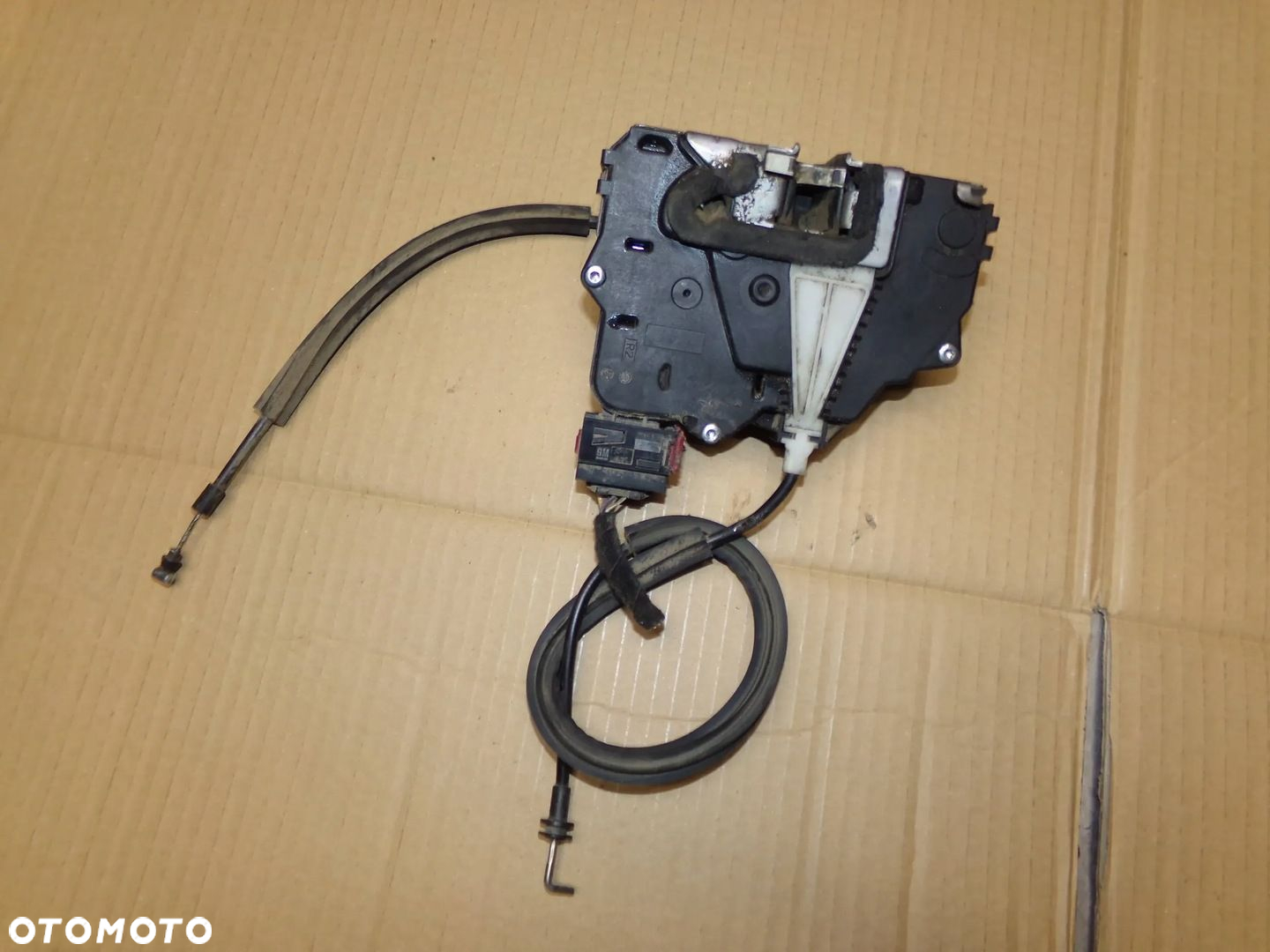 ZAMEK DRZWI PRAWY PRZÓD 6 PIN DUCATO III BOXER 06-14r. - 2