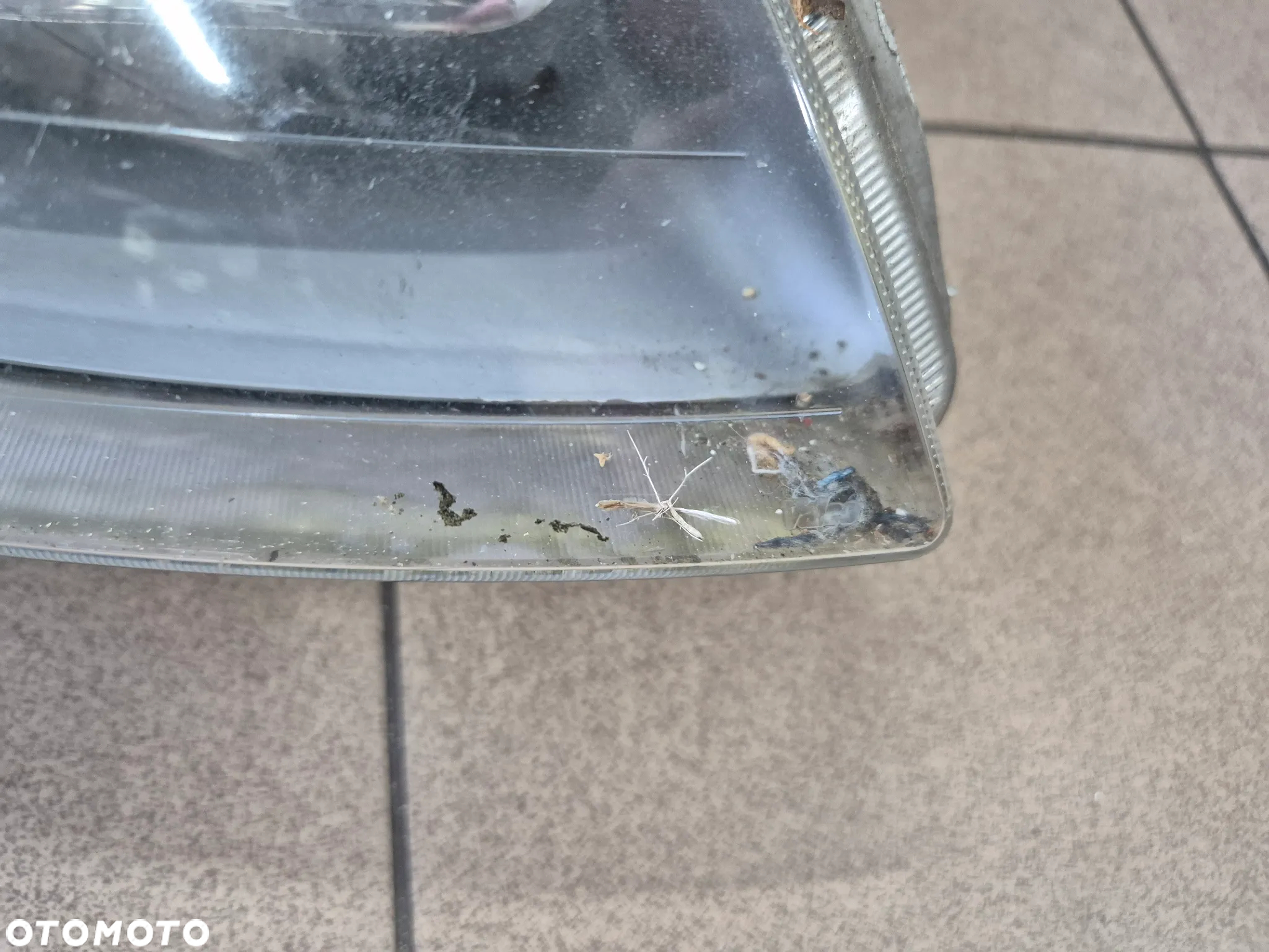 LAMPA PRAWA EU TRAFIC PRIMASTAR VIVARO  01-06r. - 2