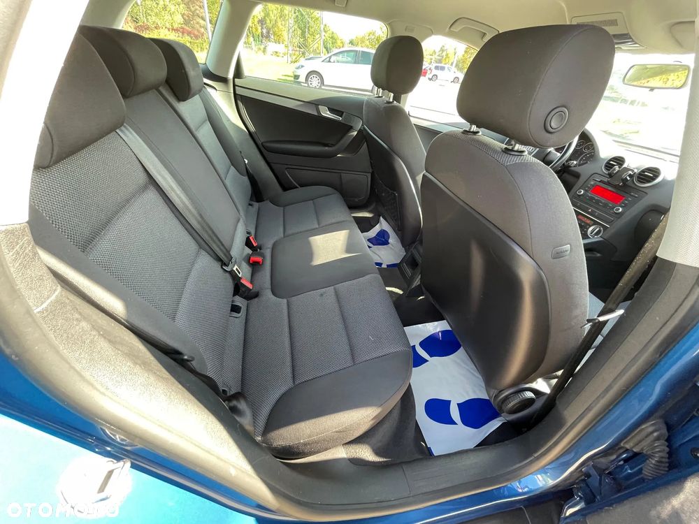 Audi A3 Sportback 1.6 Attraction - 12