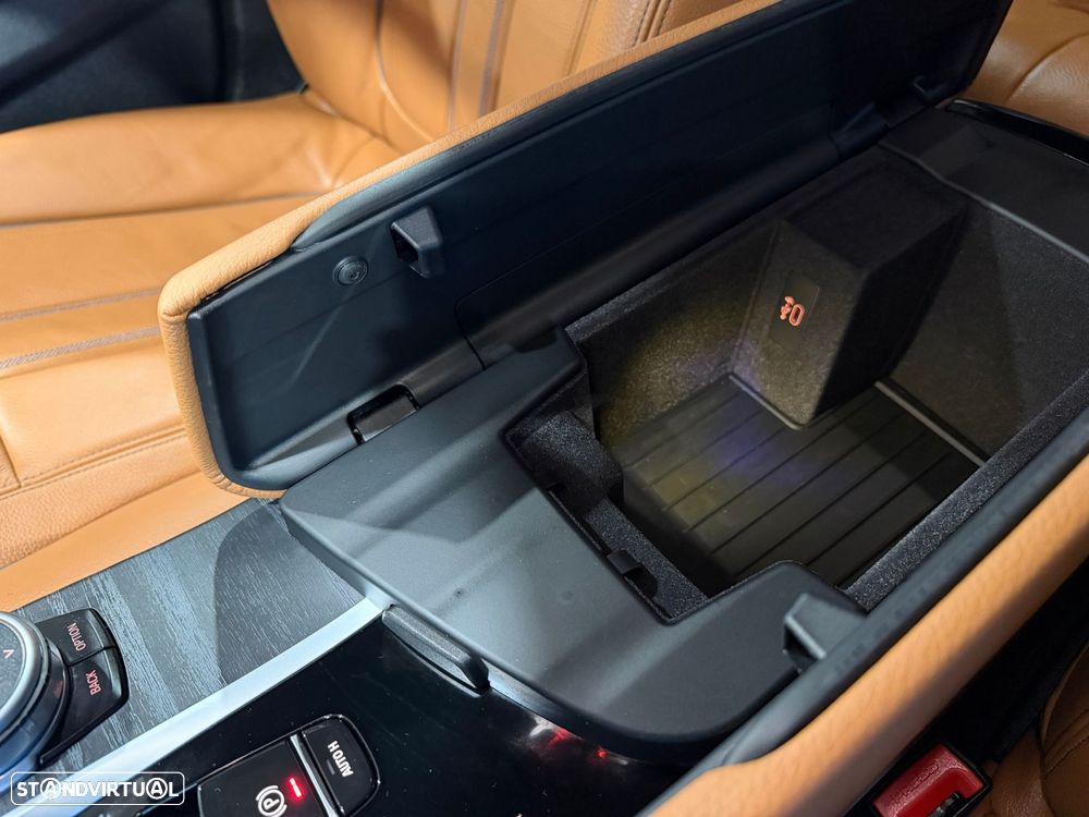 BMW 530 e Line Luxury — fotografia 15