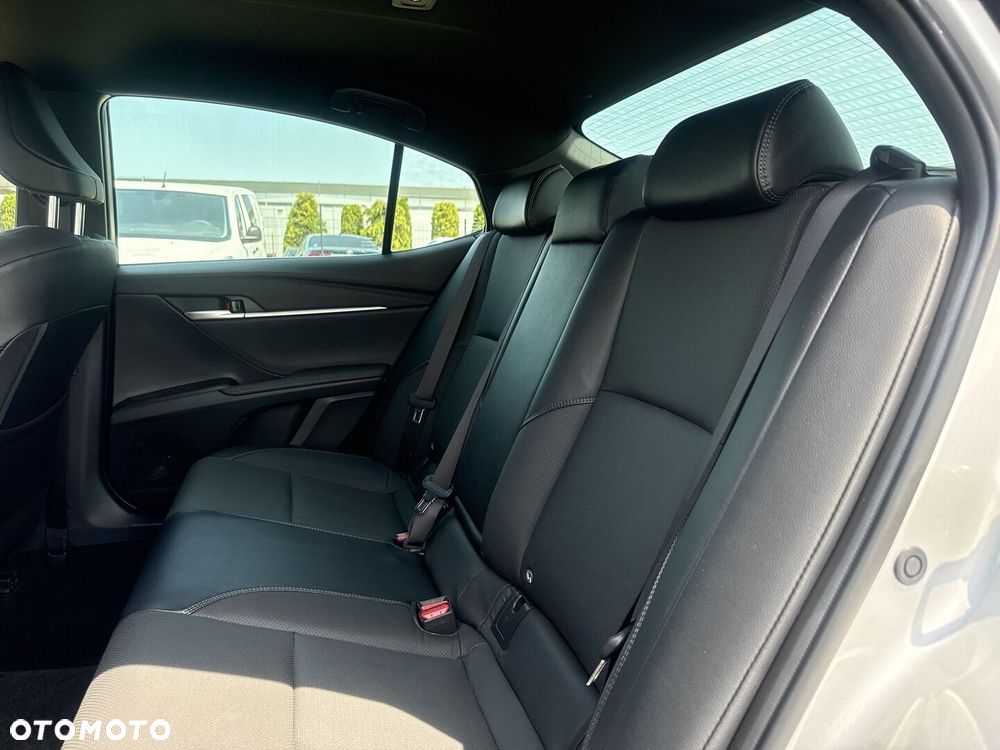Toyota Camry - 16