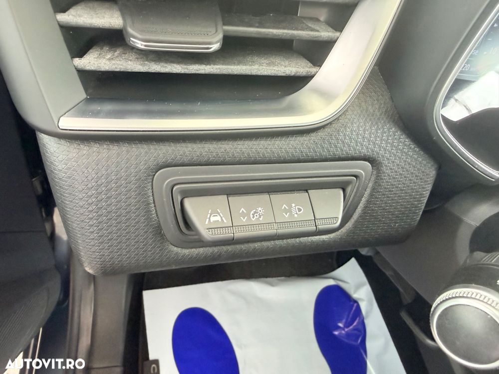 Renault Clio TCe 100 INTENS - 26