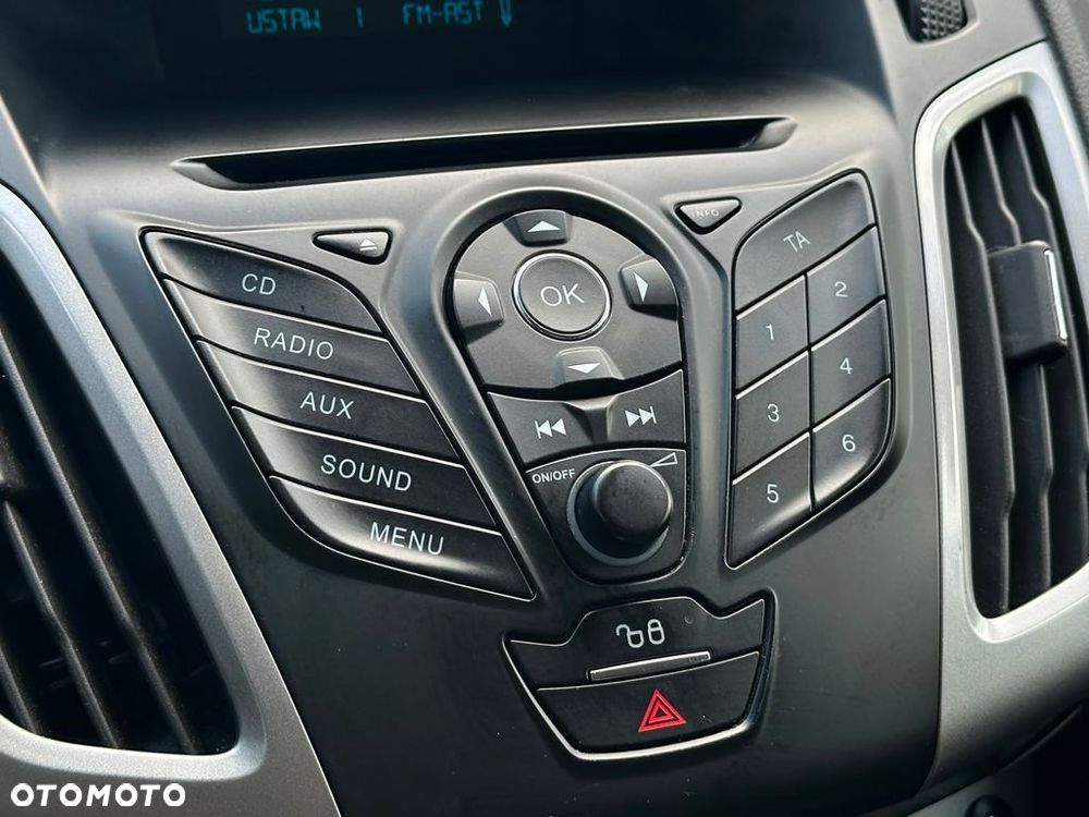 Ford Focus 1.6 Trend - 16