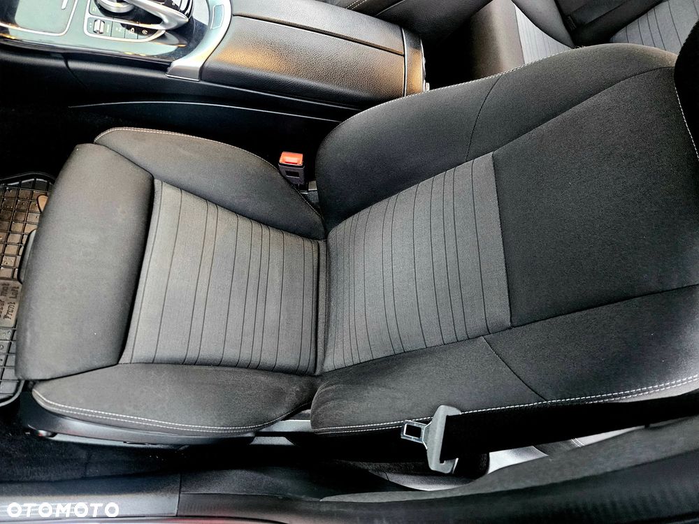 Mercedes-Benz Klasa C 220 d 4MATIC 9G-TRONIC - 27