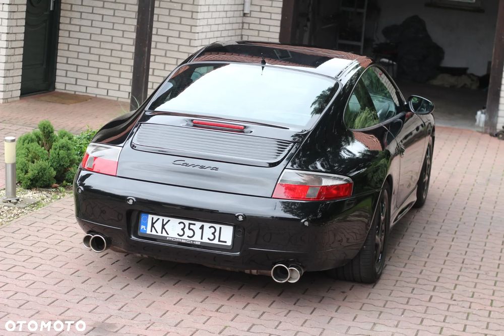 Porsche 911 Carrera - 1