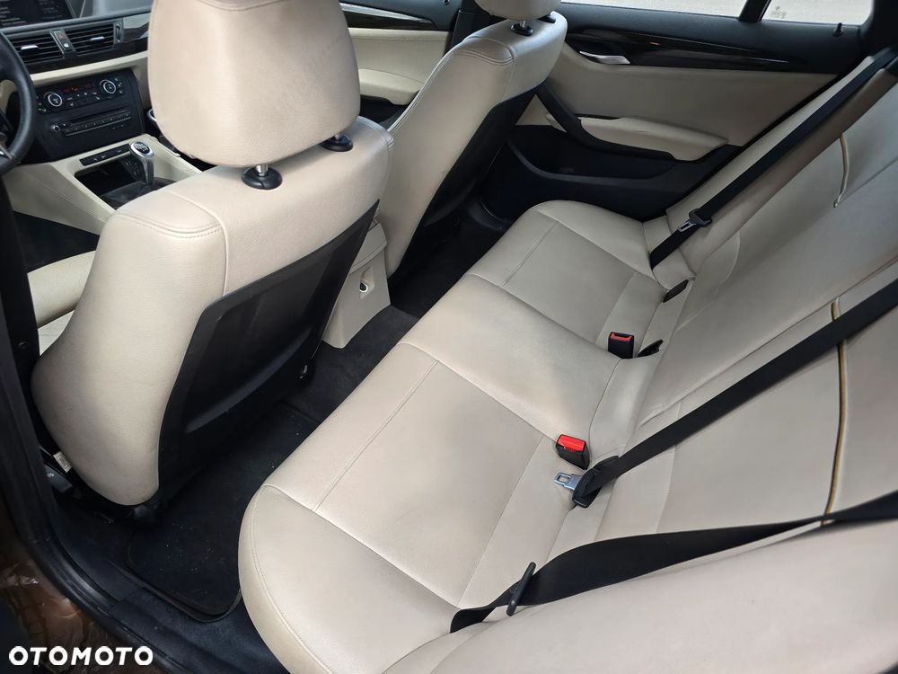 BMW X1 sDrive20d - 10