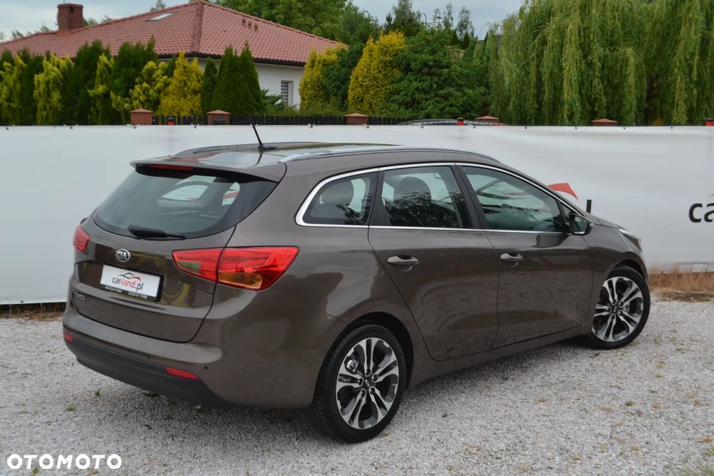 Kia Ceed - 11
