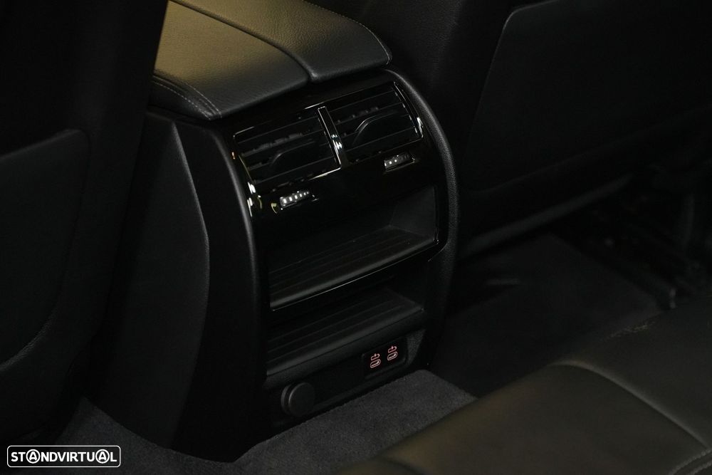 BMW 520 e Pack M - 32