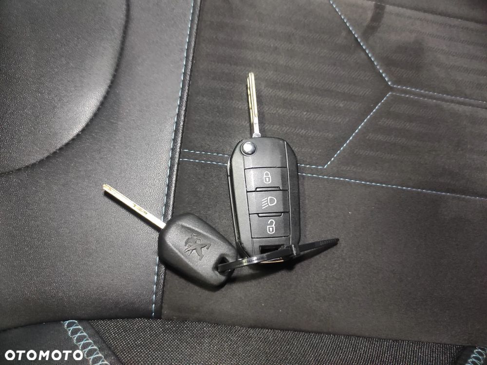 Peugeot 2008 1.6 BlueHDi Active S&S - 29