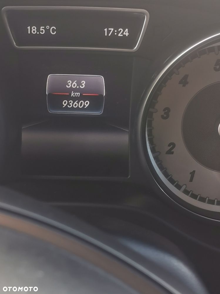 Mercedes-Benz GLA 180 - 4