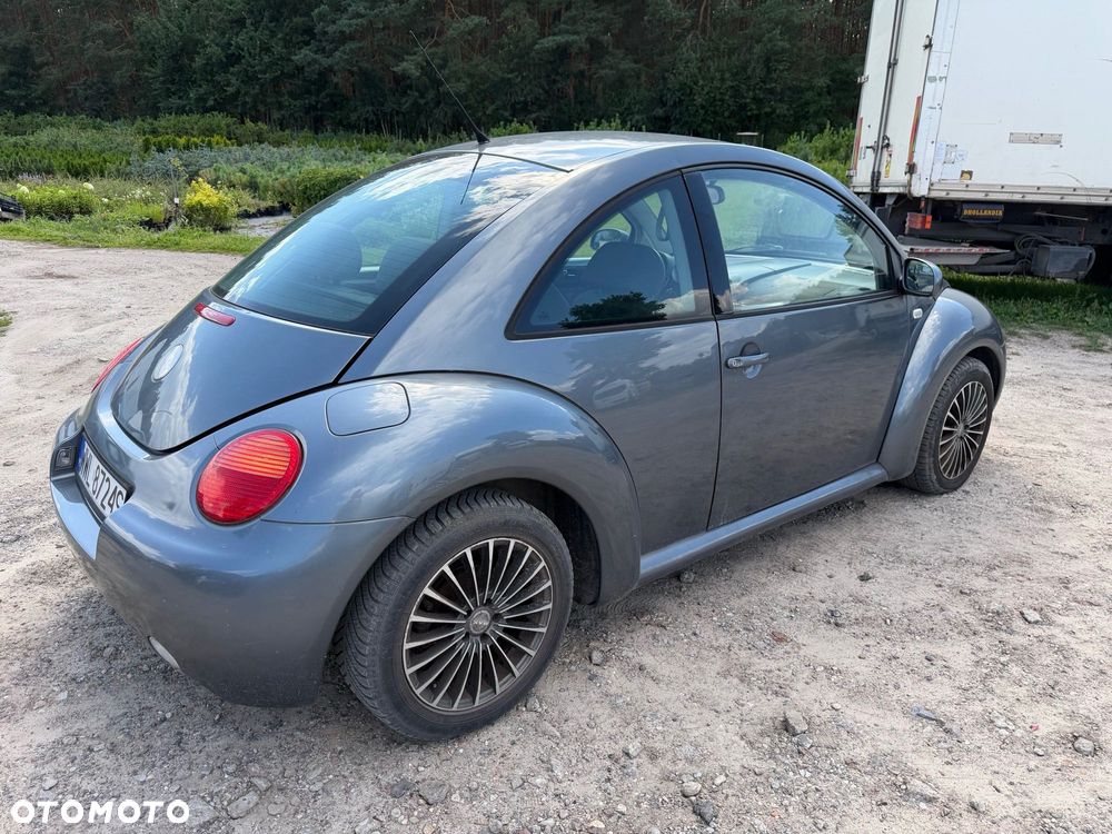 Volkswagen New Beetle - 5