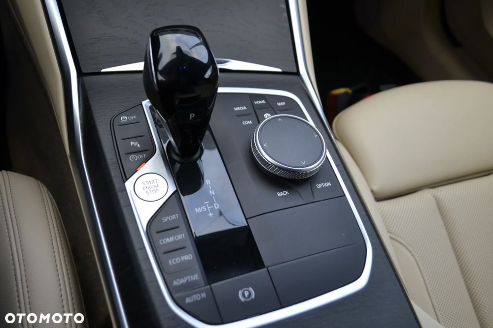 BMW Seria 3 330i xDrive M Sport sport - 33