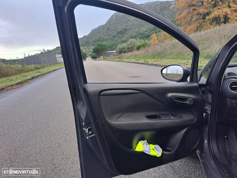 Fiat Punto 1.3 M-Jet Lounge S&S - 11