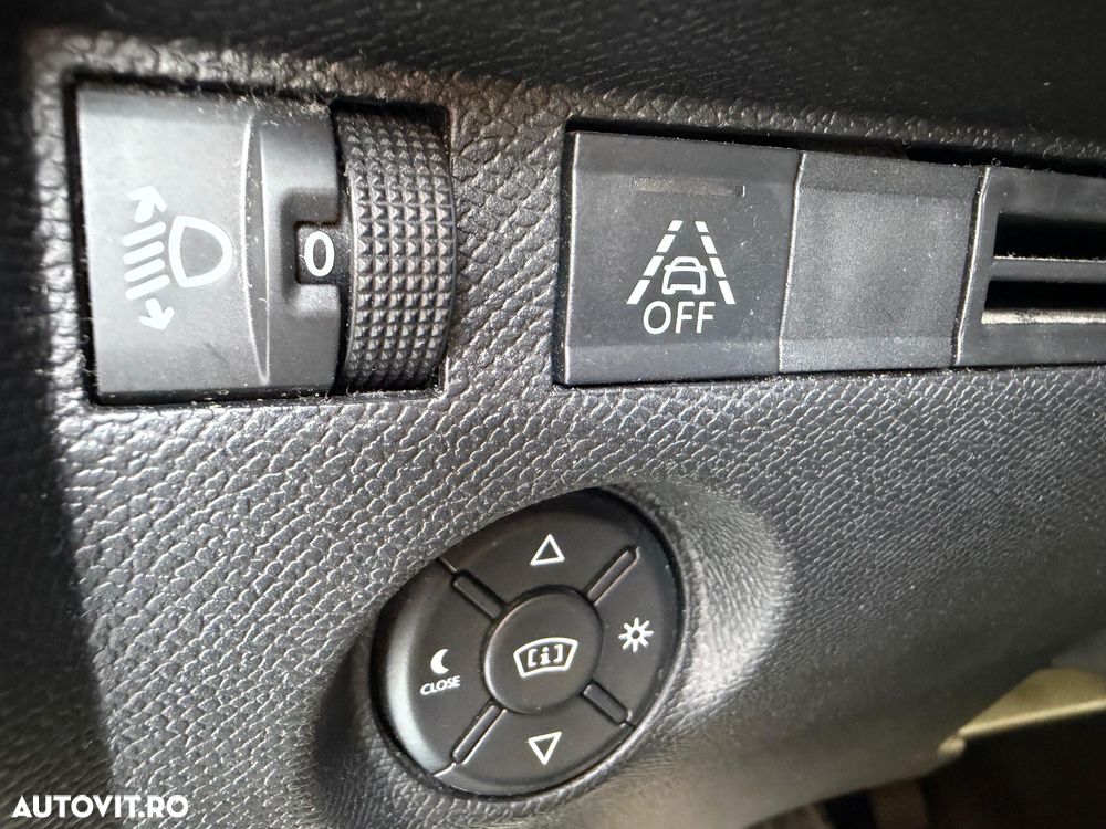 Citroën C4 BlueHDi 130 Stop&Start EAT8 SHINE - 20