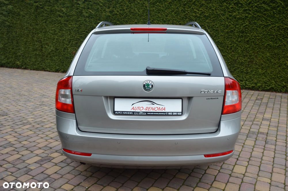Skoda Octavia 1.6 Ambiente - 30