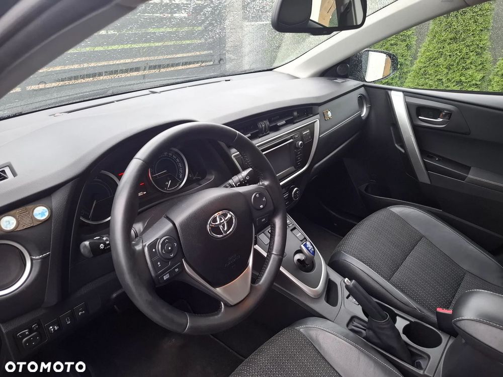 Toyota Auris 1.8 VVT-i Automatik Style Selection - 8