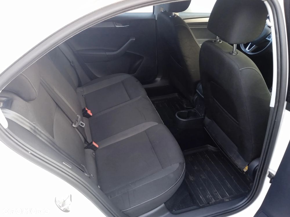 Skoda RAPID - 13