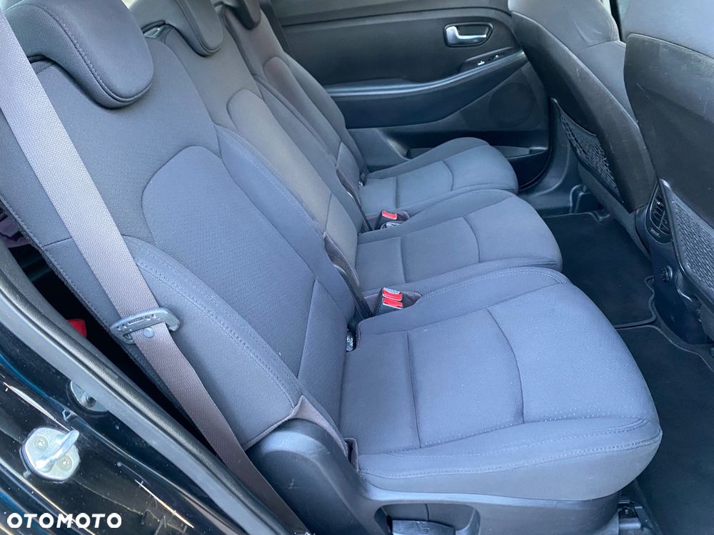 Kia Carens 1.7 CRDi Edition 7 - 9