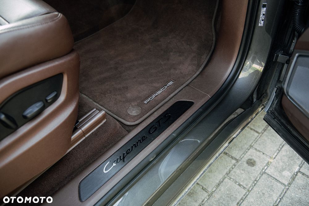 Porsche Cayenne GTS - 17