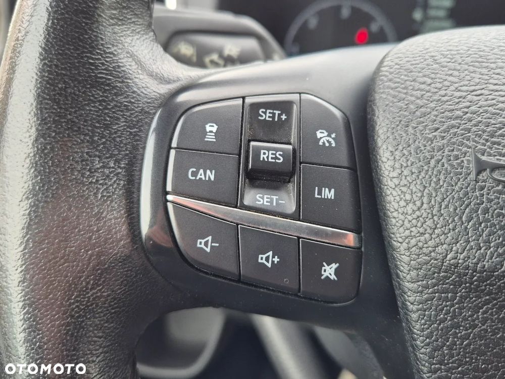 Ford Tourneo Custom - 28
