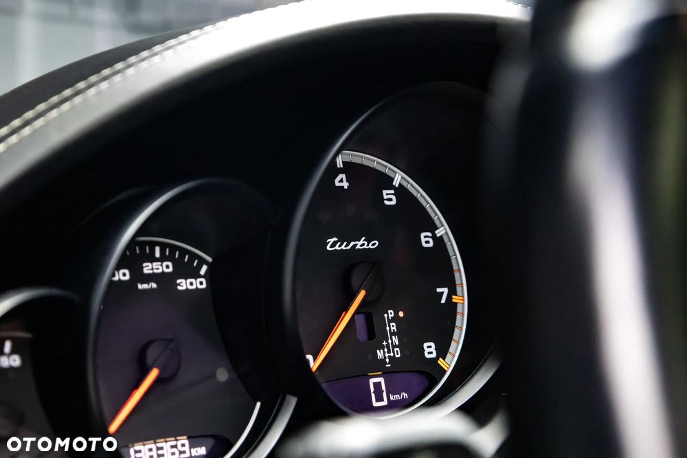 Porsche Cayenne - 22