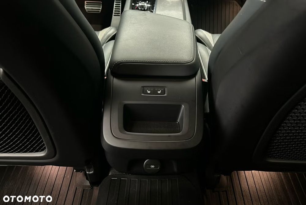 Volvo V60 B4 D R-Design - 27
