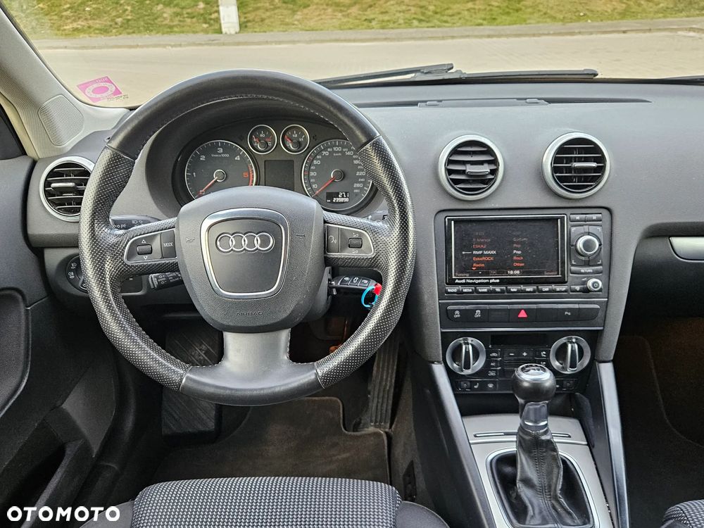 Audi A3 Sportback 2.0 TDI DPF quattro Attraction - 17