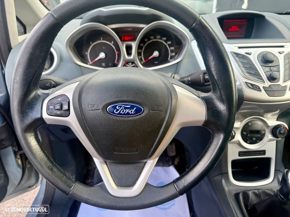 Ford Fiesta 1.6 TDCI Titanium - 25