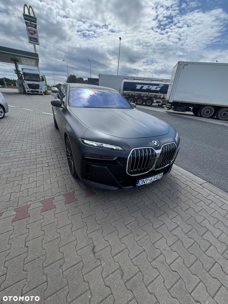 BMW Seria 7 740d xDrive mHEV Nero Lusso Edition sport - 7