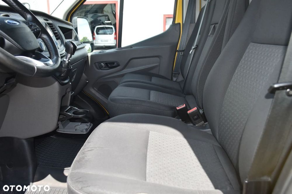 Ford Transit - 18