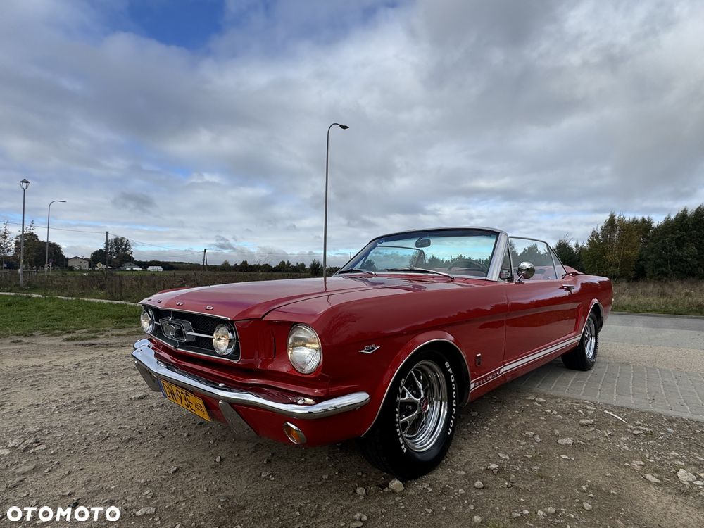 Ford Mustang - 4