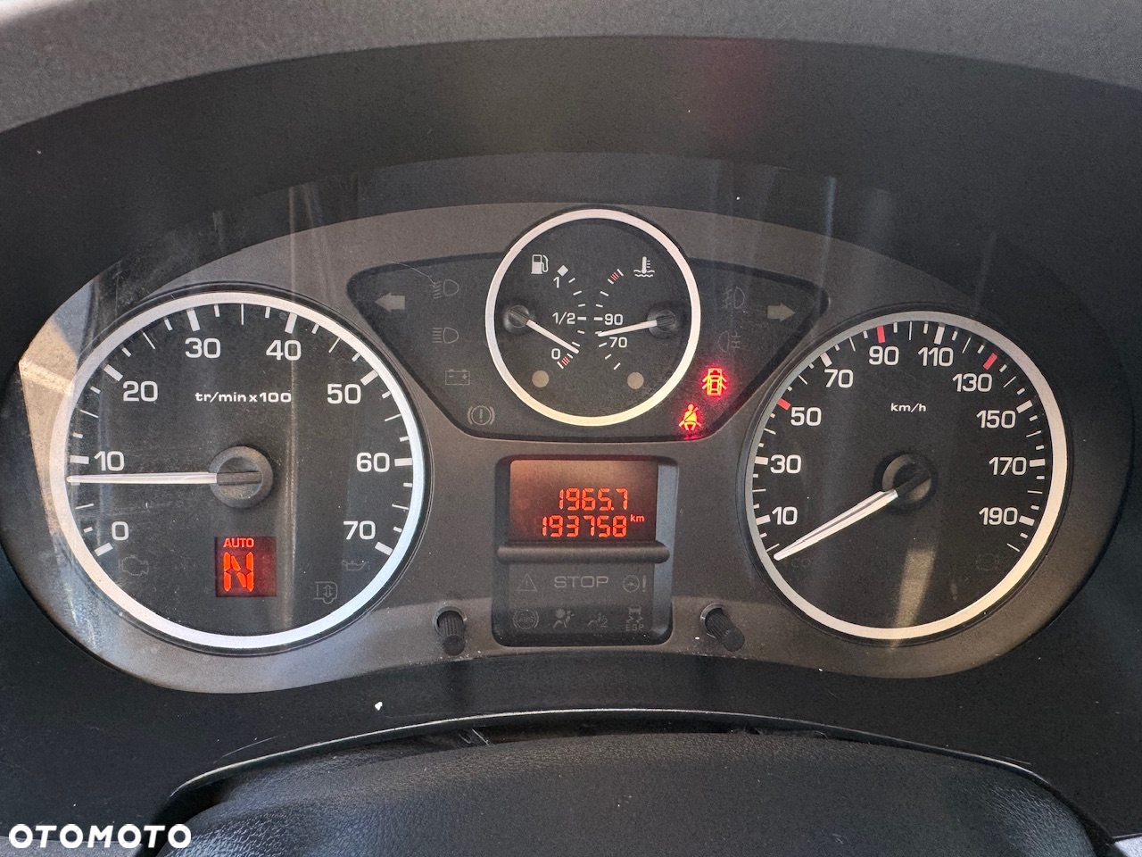 Citroën Berlingo e-HDi 90 FAP EGS6 Multispace Exclusive - 22