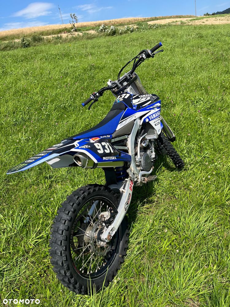 Yamaha YZF - 6