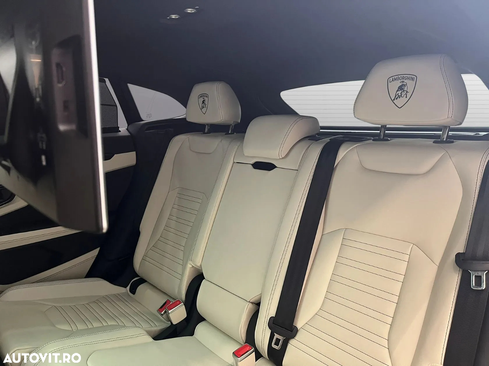 Lamborghini URUS - 18