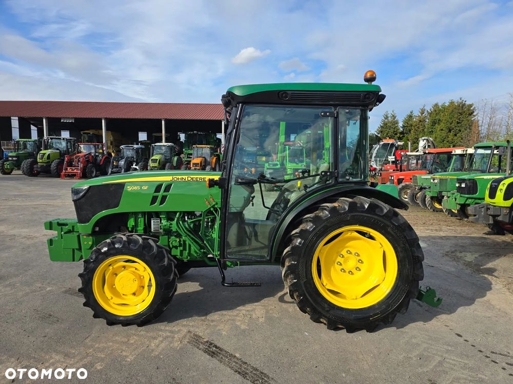 John Deere 5085GF