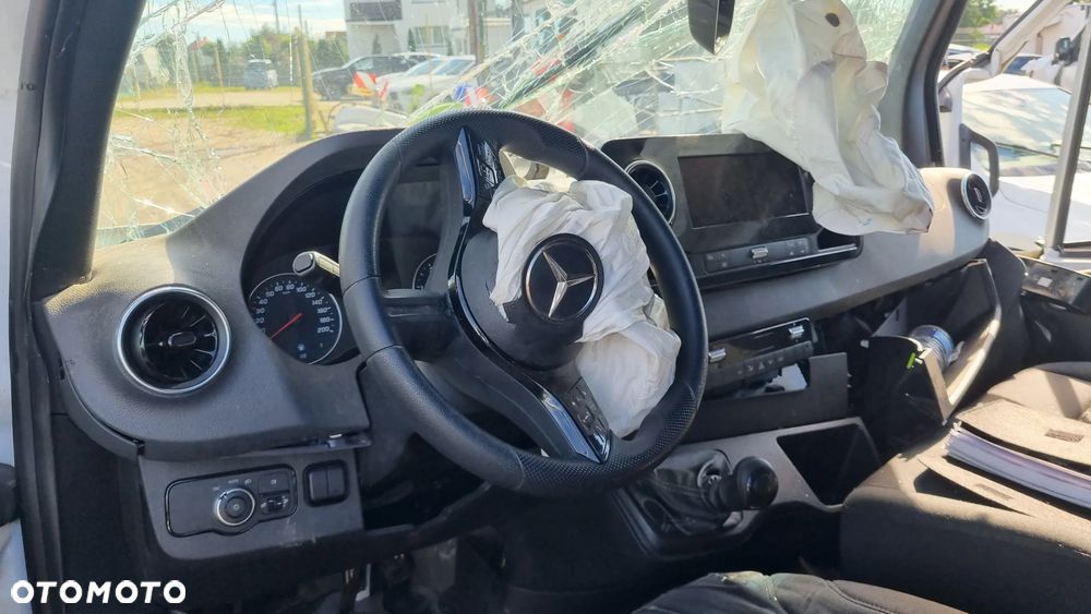 Mercedes-Benz Sprinter - 17