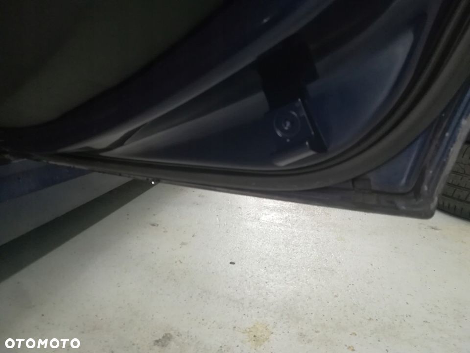 BMW E90 E91 LIFT DRZWI PRAWY TYŁ TIEFSEEBLAU - 8