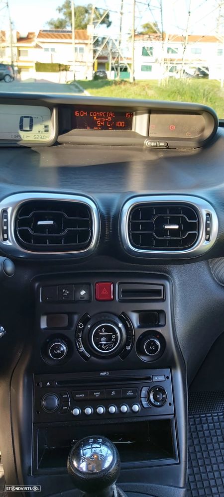 Citroën C3 Picasso 1.6 HDi Confort Airdream - 25