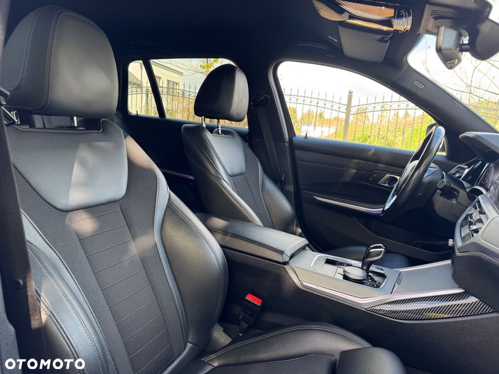BMW Seria 3 330d xDrive M Sport - 24
