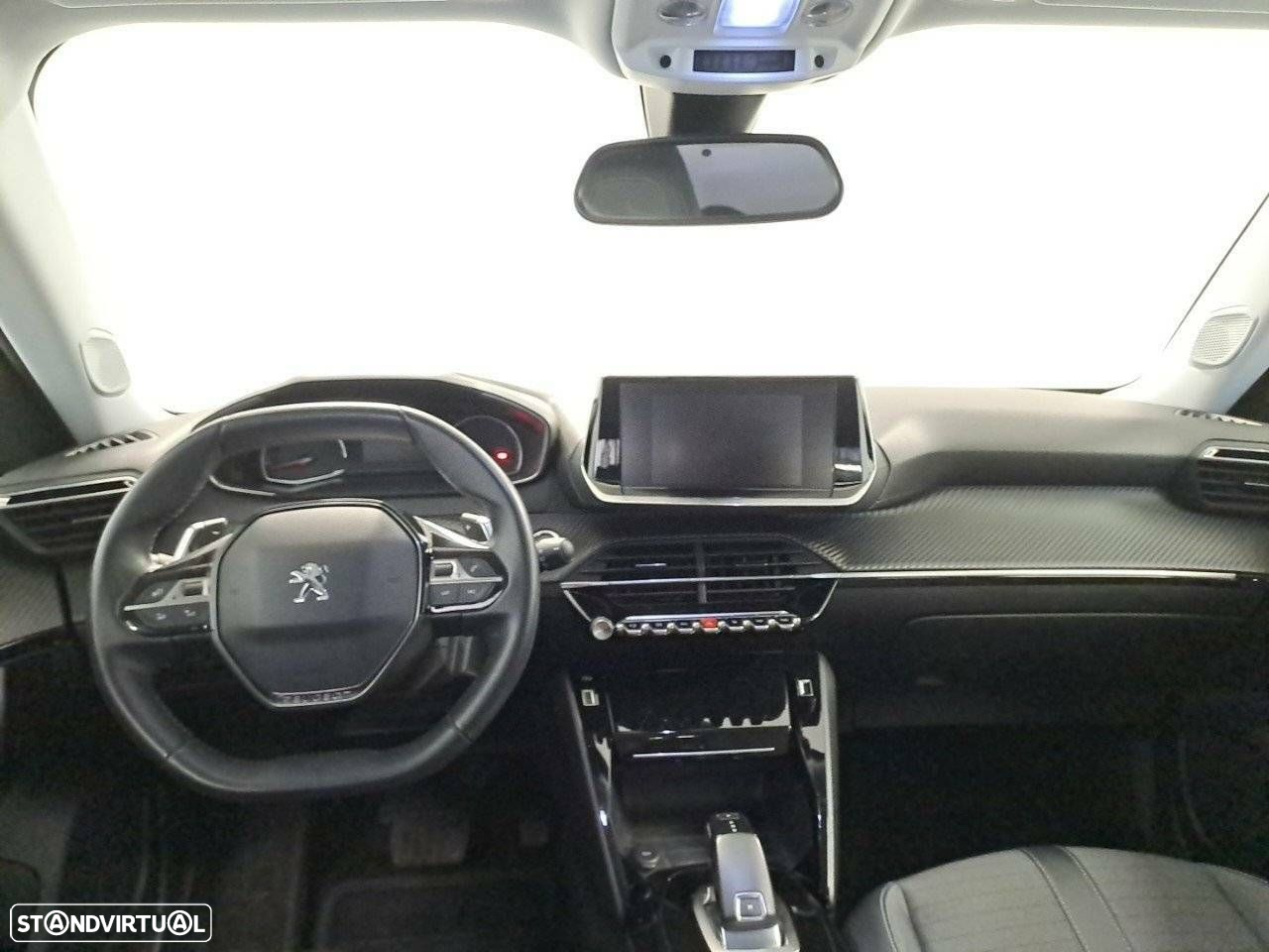 Peugeot 2008 1.2 PureTech Allure EAT8 - 8